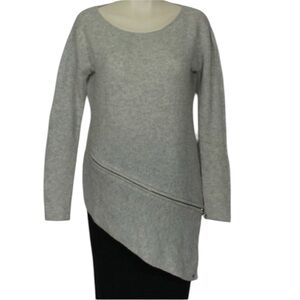One Grey Day Women's Lea Cashmere Sweater asymmetrical  Light Grey Size Large